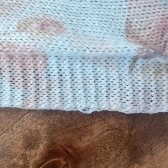 Chic Rose Patterned Sweater - Picture 9 of 14